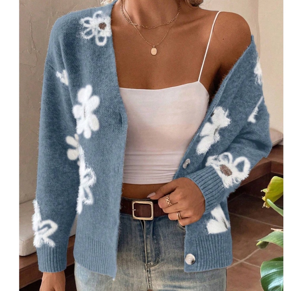 Cozy Floral Print Fuzzy Button Down Oversized Cardigan - Picture 7 of 11